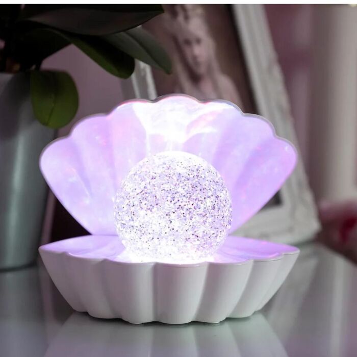 Colour Changing White clam glitter ball