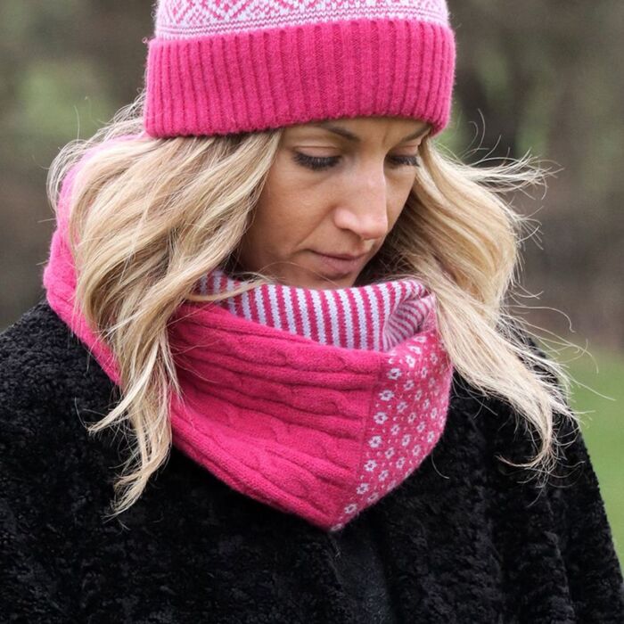 Cable Knit Snood - Pink
