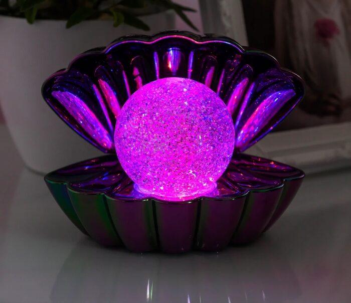 Colour changing Black Pearl Clam light
