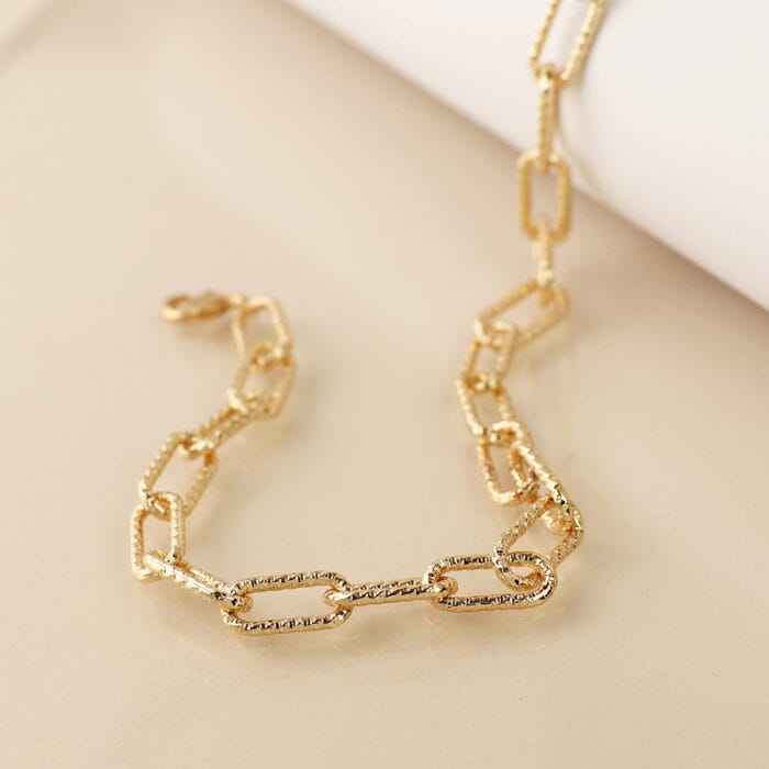 Golden textured link necklace